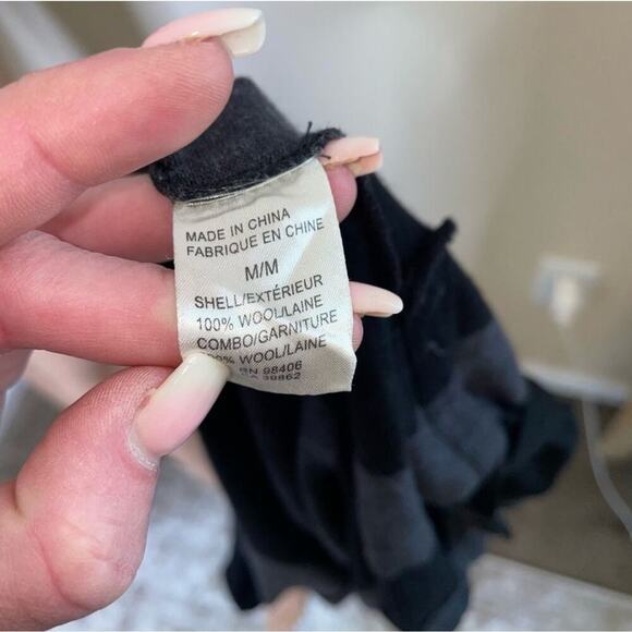 Theory brand lightweight long sleeve gray & black with side button details SZ M - Picture 4 of 8